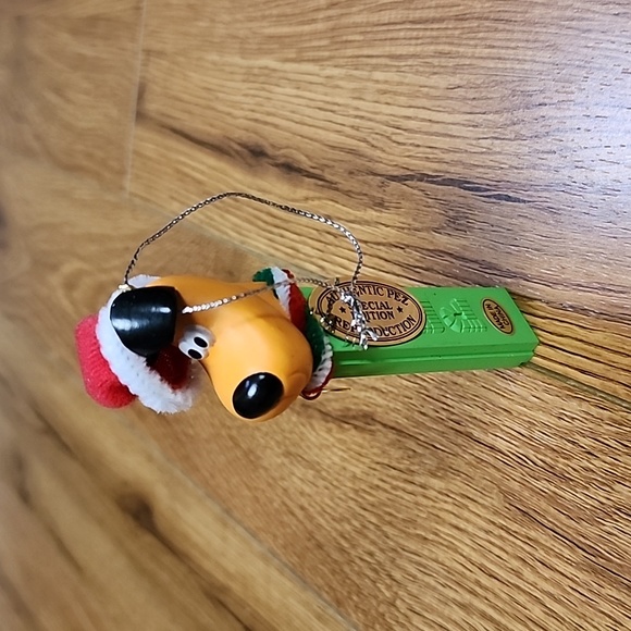 Pez Cat and Dog Duo Christmas Tree Ornaments - Picture 4 of 6